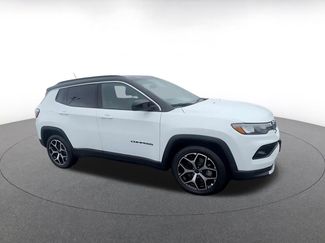 Used 2025 Jeep Compass Limited video 2