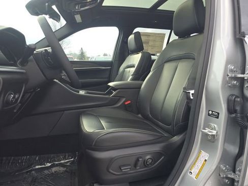 New 2026 Jeep Grand Cherokee Limited AWD/4WD image 9