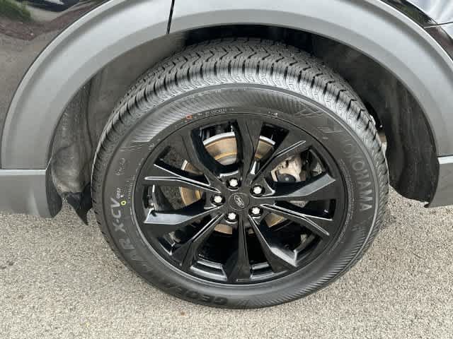 Used 2023 Ford Explorer XLT w/ Equipment Group 202A AWD/4WD image 5