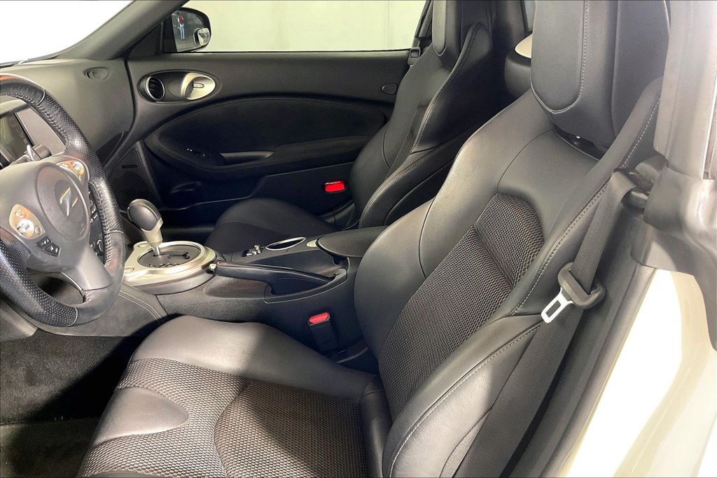 Used 2018 Nissan 370Z Touring RWD image 30