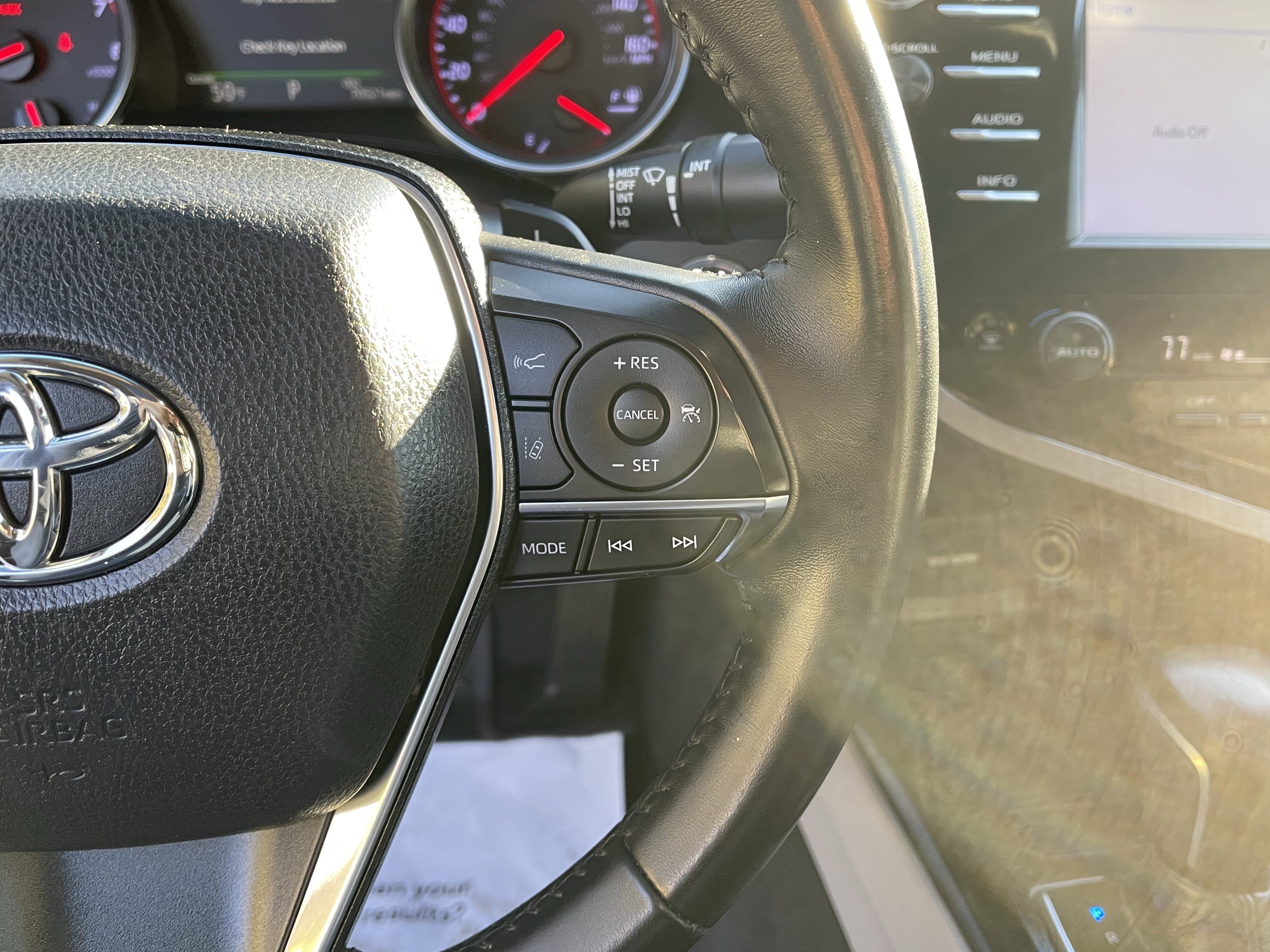 Used 2018 Toyota Camry XSE FWD image 21