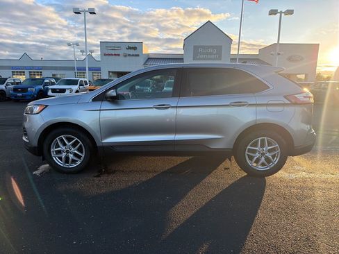 Used 2024 Ford Edge SEL AWD/4WD image 2
