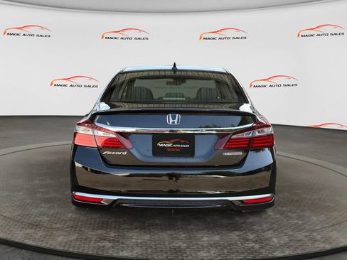 Used 2017 Honda Accord Hybrid Sedan image 9
