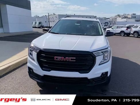 Used 2023 GMC Terrain SLT w/ Elevation Edition AWD/4WD image 9