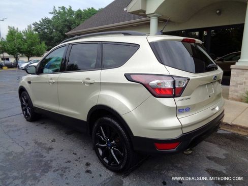 Used 2018 Ford Escape SE w/ SE Sport Appearance Package AWD/4WD image 4