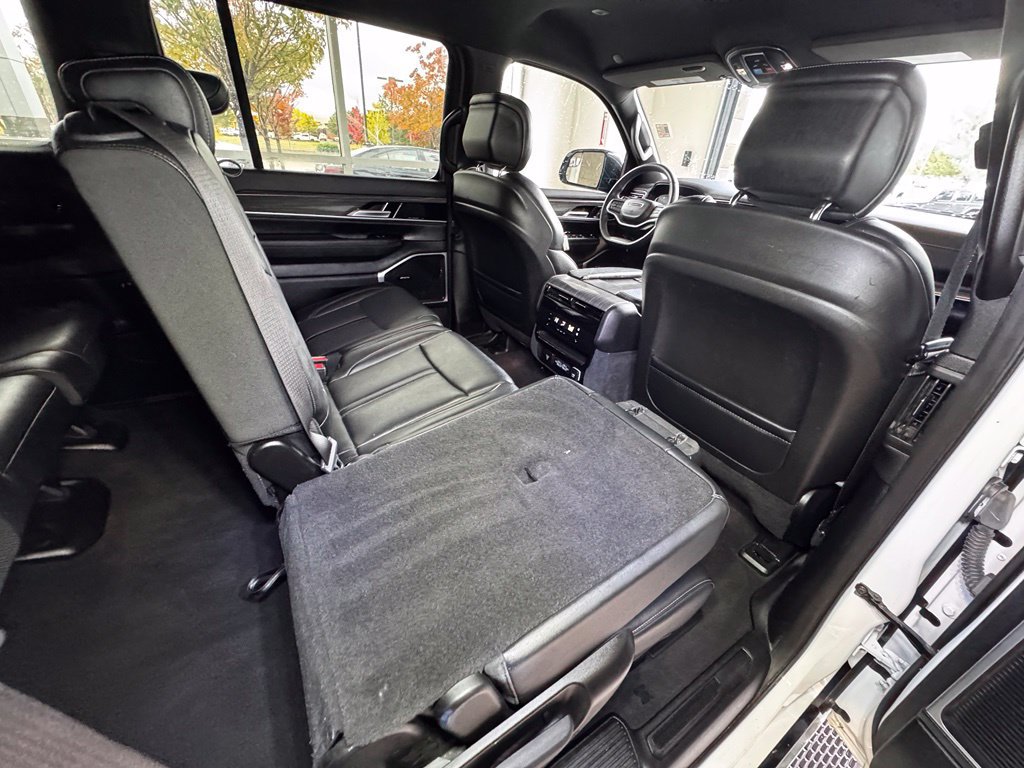 Used 2024 Jeep Wagoneer L Series II w/ Flexible Seating Group AWD/4WD image 46