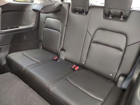 Used 2025 Nissan Pathfinder SL AWD/4WD image 19