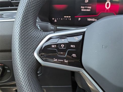 Certified 2024 Volkswagen Tiguan SE R-Line image 27