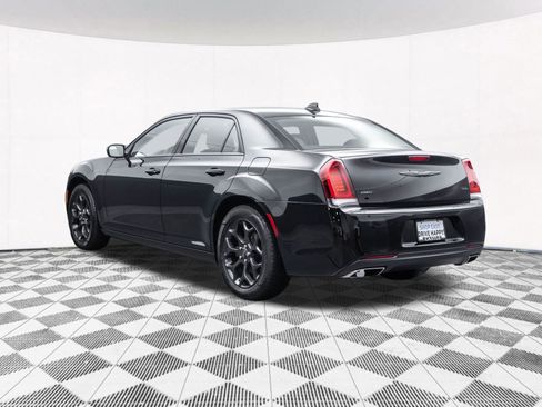 Used 2022 Chrysler 300 Touring w/ Sport Appearance Package image 9