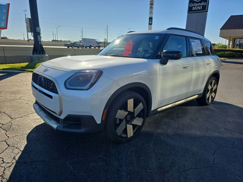 Certified 2025 MINI Cooper Countryman S w/ Comfort Package Max image 8