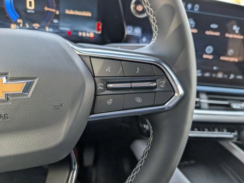 New 2026 Chevrolet Equinox EV LT image 18