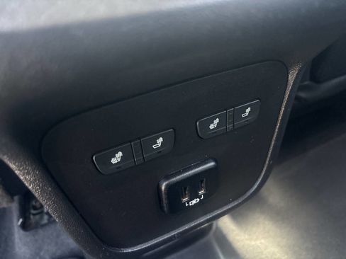 Used 2018 GMC Terrain Denali w/ Advanced Safety Package image 16