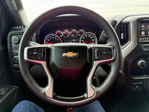 Used 2022 Chevrolet Silverado 2500 Custom w/ Custom Value Package image 20