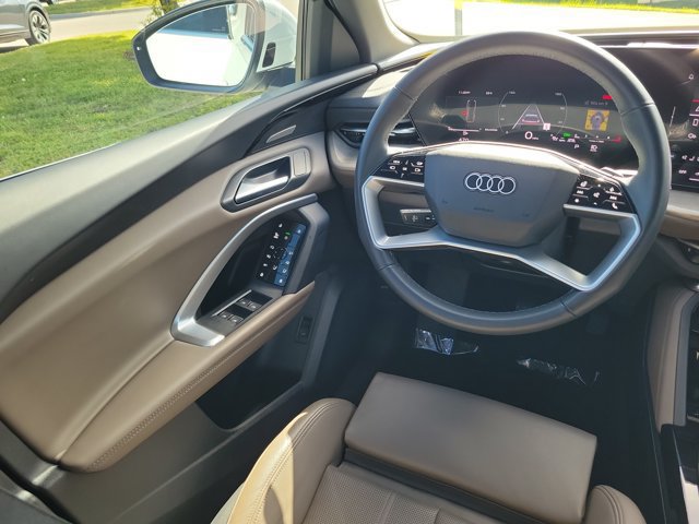 Certified 2025 Audi Q5 Premium Plus w/ Premium Plus AWD/4WD image 12