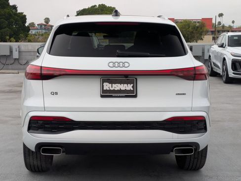Used 2025 Audi Q5 Premium Plus w/ Premium Plus AWD/4WD image 5