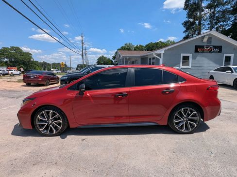 Used 2021 Toyota Corolla SE FWD image 3