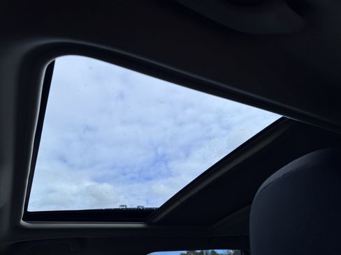 Used 2023 Subaru Forester Premium image 21