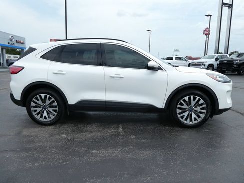 Used 2020 Ford Escape Titanium AWD/4WD image 4