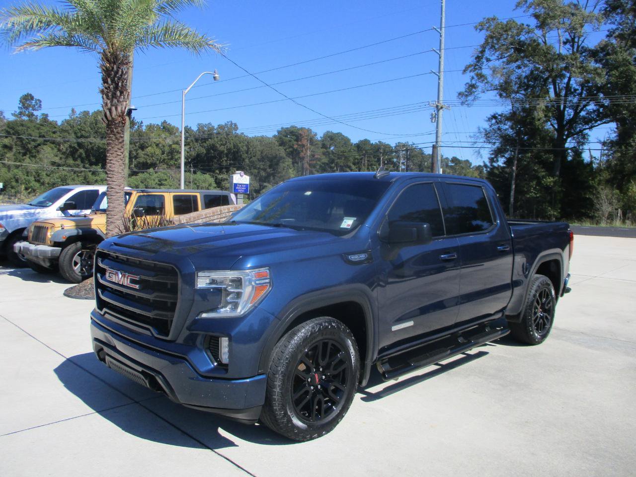 Used 2020 GMC Sierra 1500 Elevation w/ Elevation Value Package RWD image 5