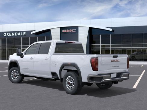 New 2026 GMC Sierra 2500 SLE image 3