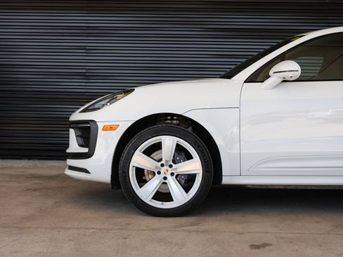 Certified 2026 Porsche Macan AWD/4WD image 13
