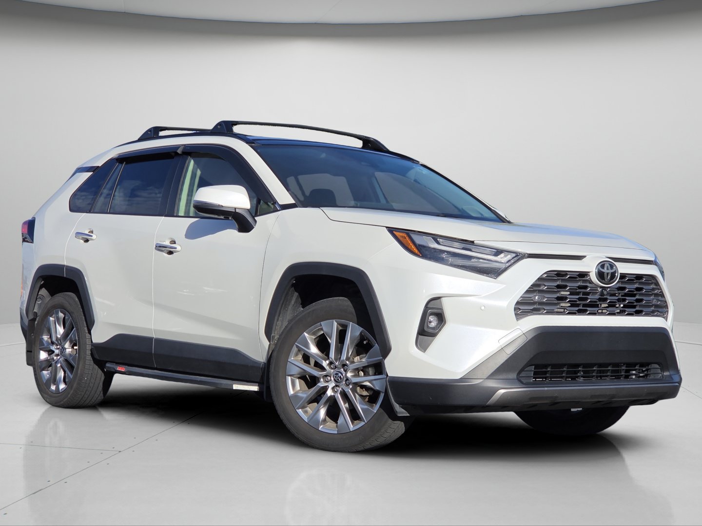 Certified 2022 Toyota RAV4 Limited AWD/4WD image 2