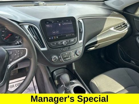 Used 2021 Chevrolet Malibu LS image 21