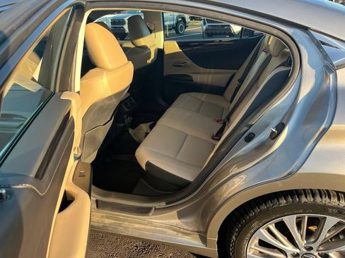 Used 2021 Lexus ES 300h w/ Premium Package FWD image 12