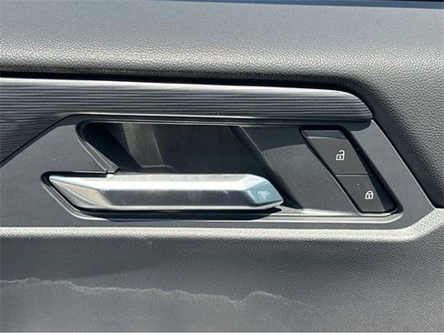 New 2025 GMC Acadia Elevation image 28