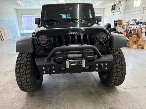 Used 2015 Jeep Wrangler Rubicon w/ Power Convenience Group AWD/4WD image 6
