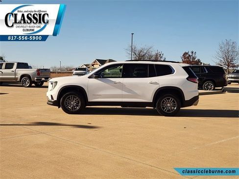 Used 2025 GMC Acadia Elevation image 6