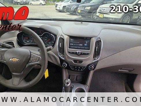 Used 2016 Chevrolet Cruze LT FWD image 17