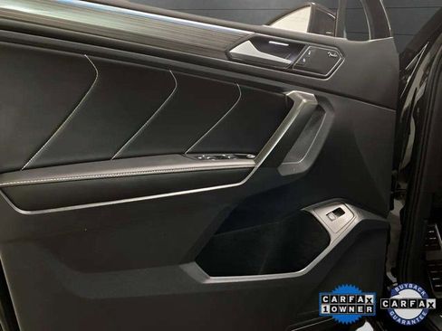 Used 2024 Volkswagen Tiguan SEL R-Line image 31