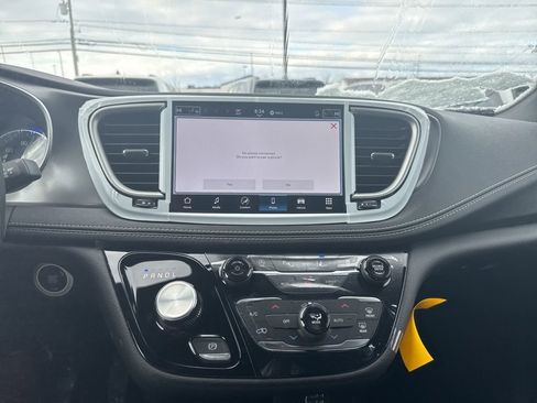 New 2026 Chrysler Pacifica Select image 21