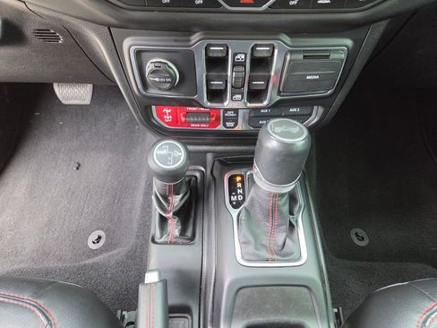 Used 2021 Jeep Wrangler Unlimited Rubicon AWD/4WD image 30