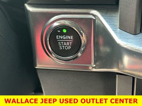 Used 2022 Ford F150 Lariat w/ Trailer Tow Package image 24