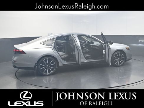 Used 2023 Honda Accord Touring image 24