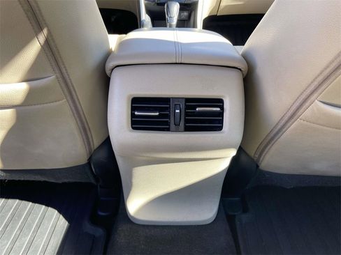 Used 2016 Honda Accord Touring image 18