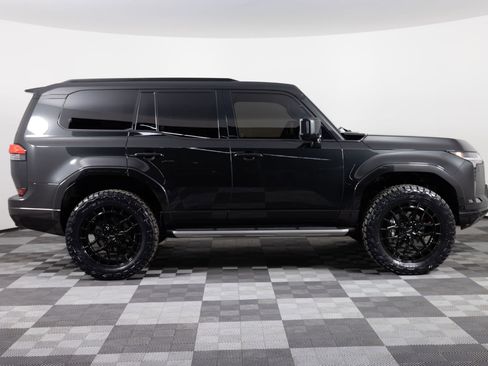 Used 2026 Lexus GX 550 w/ Accessory Package (2T) image 9