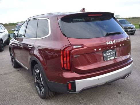 Certified 2024 Kia Telluride S w/ S Sunroof Package AWD/4WD image 5