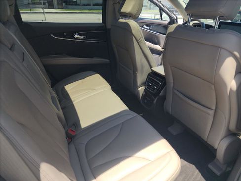 Used 2023 Lincoln Nautilus Reserve FWD image 26