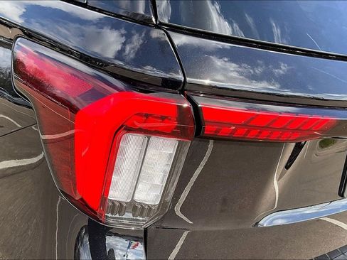 Used 2025 Ford Explorer ST-Line w/ ST-Line Street Pack image 29