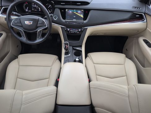 Used 2018 Cadillac XT5 Luxury w/ Driver Awareness Package image 31