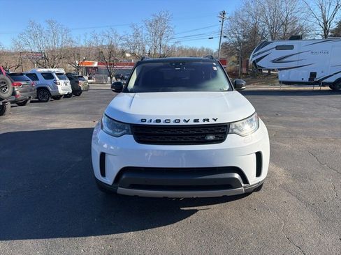Used 2019 Land Rover Discovery SE image 4