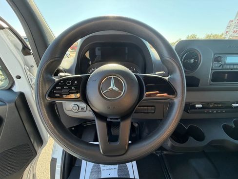 Used 2023 Mercedes-Benz Sprinter 2500 image 19