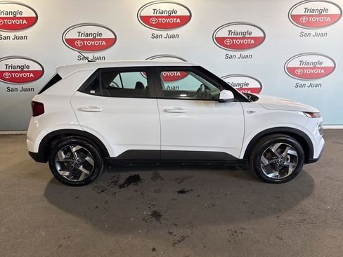 Used 2024 Hyundai Venue SE image 6