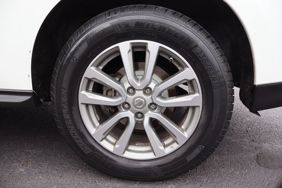 Used 2016 Nissan Pathfinder SV AWD/4WD image 43