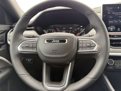 Used 2024 Jeep Compass Limited image 12