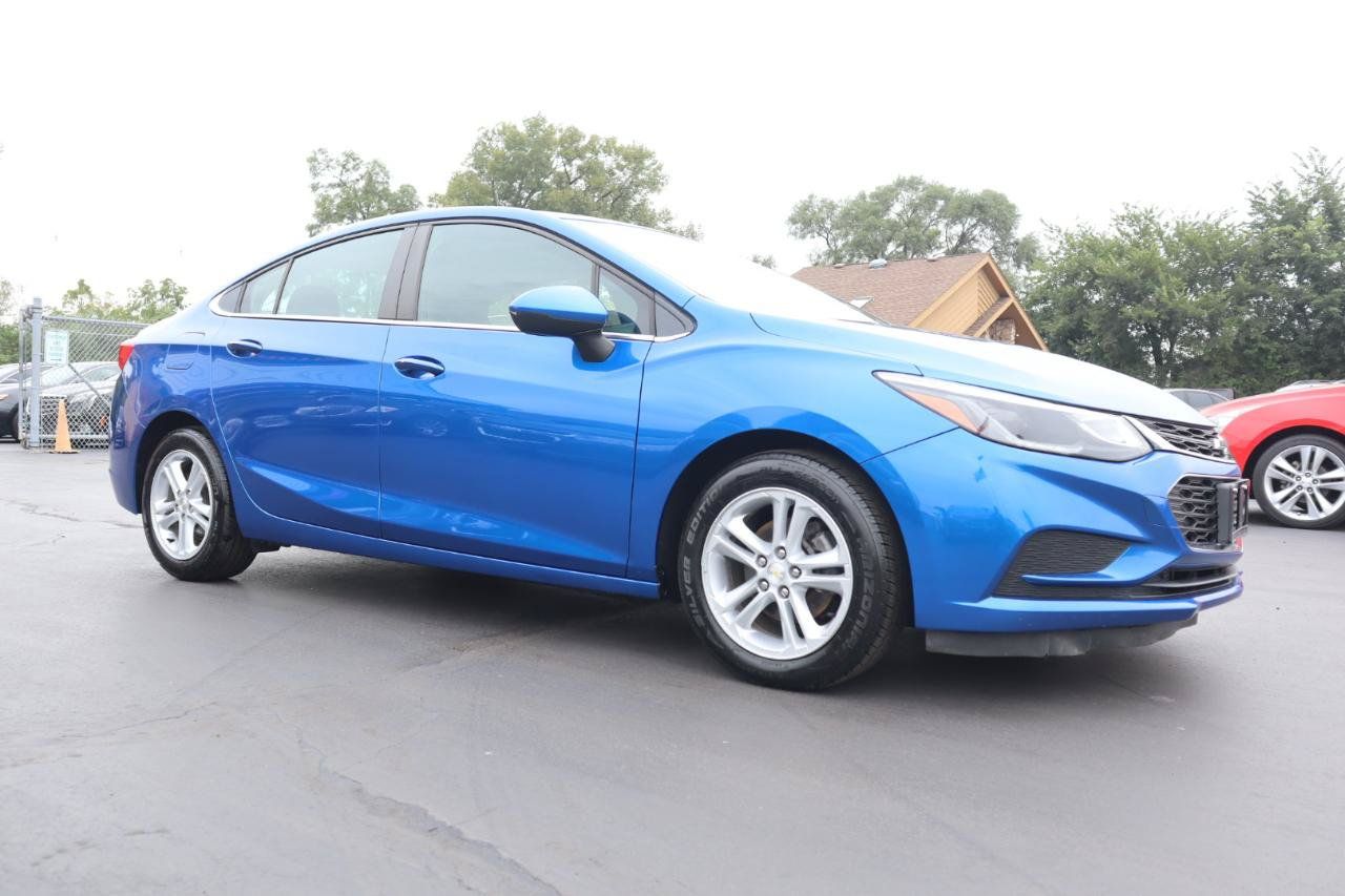 Used 2016 Chevrolet Cruze LT w/ Sun And Sound Package FWD image 7