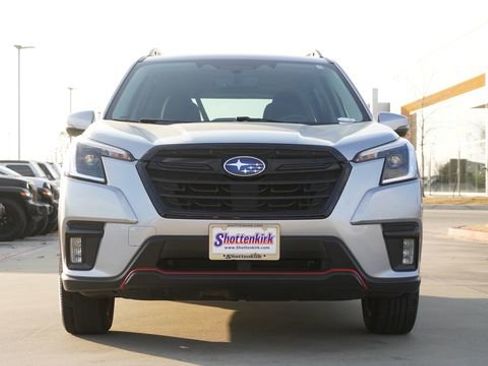 Used 2023 Subaru Forester Sport image 2